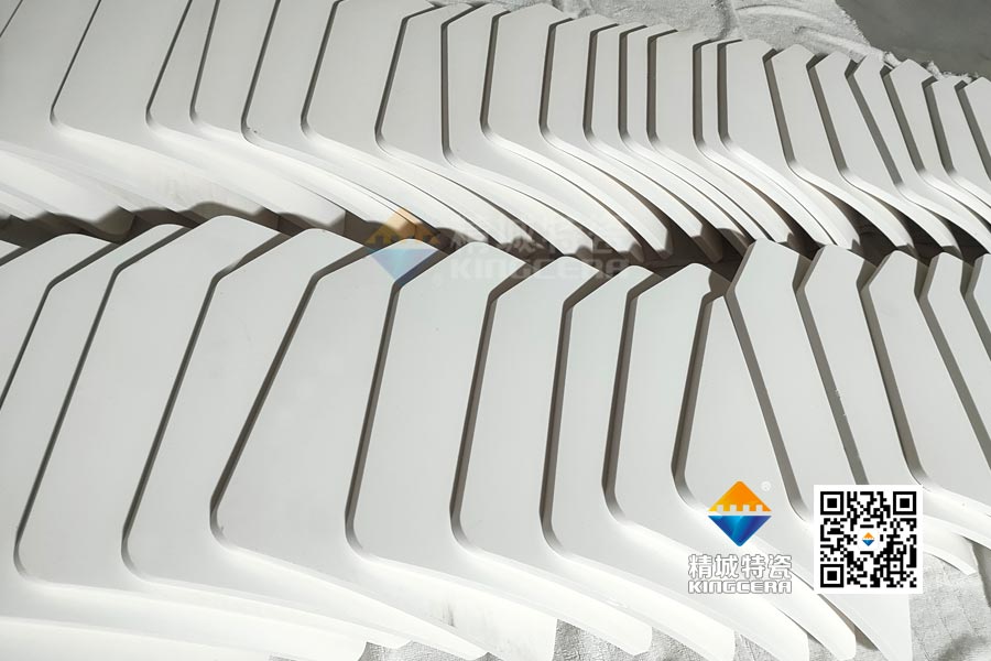 高純氧化鋁陶瓷單曲面防彈板